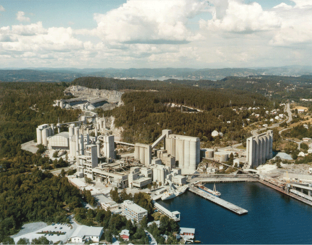 (PHOTO OF DALEN CEMENT PLANT)